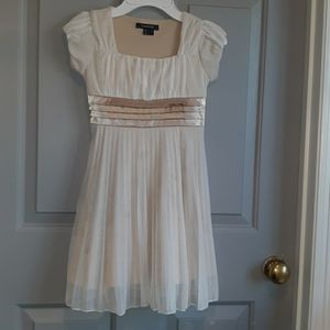 Short sleeve dress
